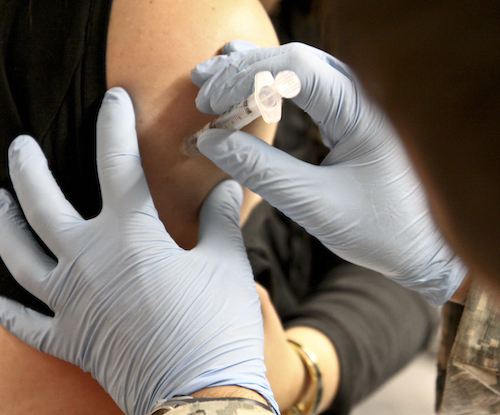 Les infirmiers pourront administrer des vaccins en l'absence d'un médecin